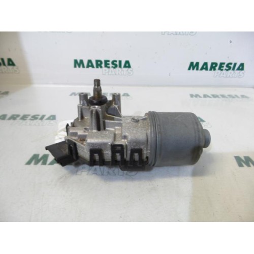 Renault - Clio - Front wiper motor
