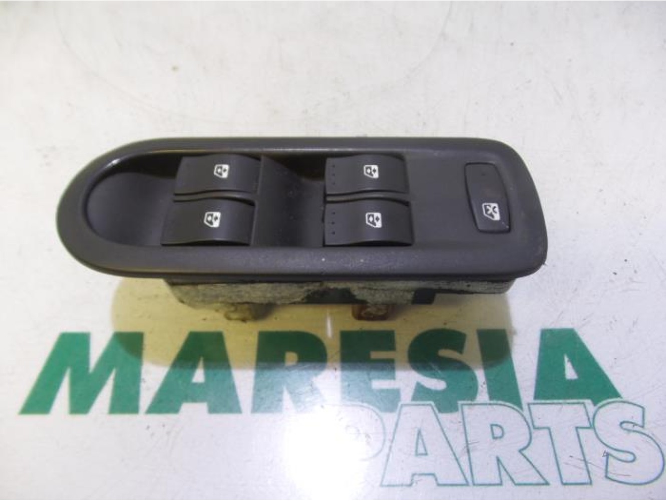 Renault - Megane Scenic - Multi-functional window switch