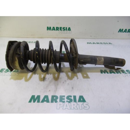 Renault - Megane Scenic - Front shock absorber rod, right
