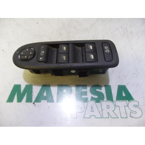 Peugeot - 308 - Multi-functional window switch