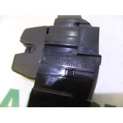 Peugeot - 308 - Tailgate lock mechanism