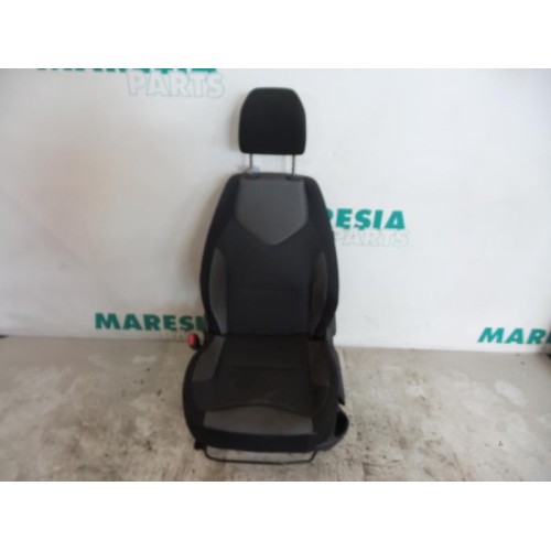 Peugeot - 308 - Stoel links