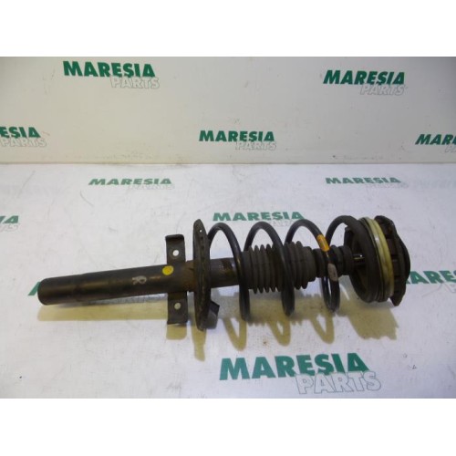 Renault - Megane - Front shock absorber rod, right
