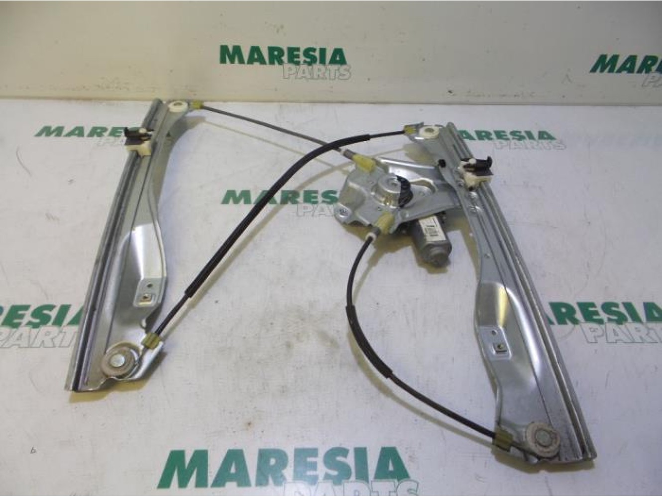 Renault - Clio - Window mechanism 4-door, front right