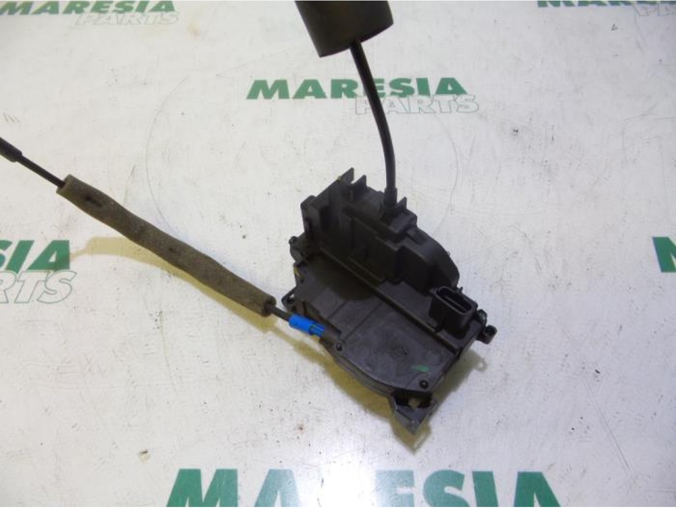 Renault - Megane - Front door lock mechanism 4-door, right