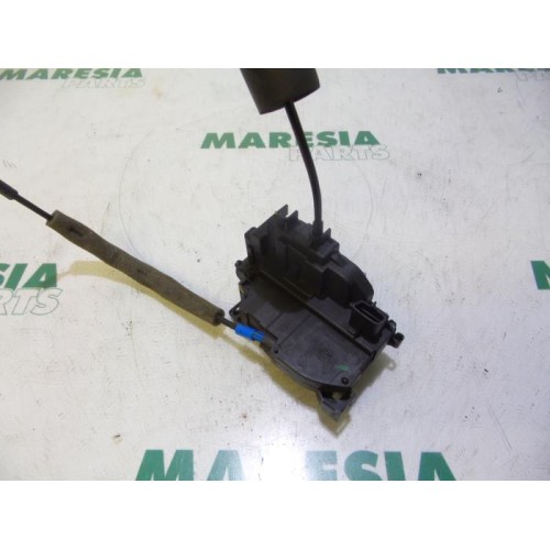 Renault - Megane - Front door lock mechanism 4-door, right