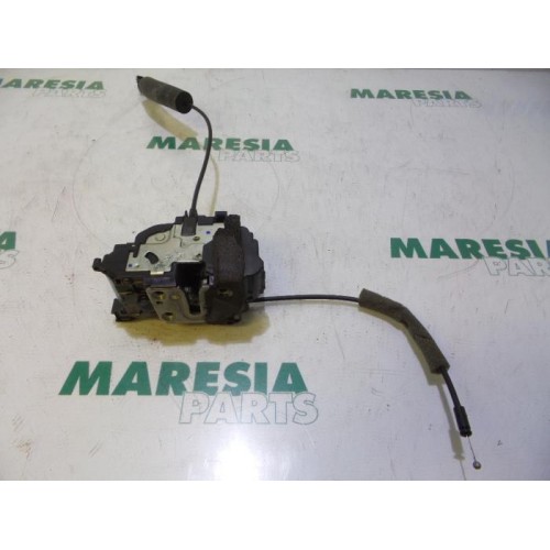 Renault - Megane - Rear door mechanism 4-door, right
