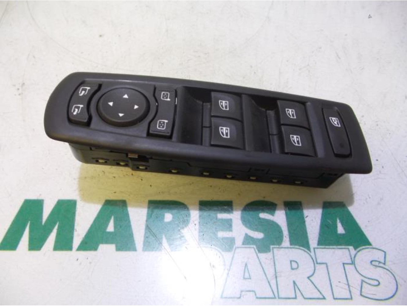 Renault - Megane - Multi-functional window switch