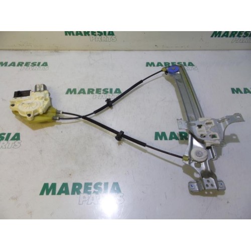 Renault - Megane - Rear door window mechanism 4-door, right