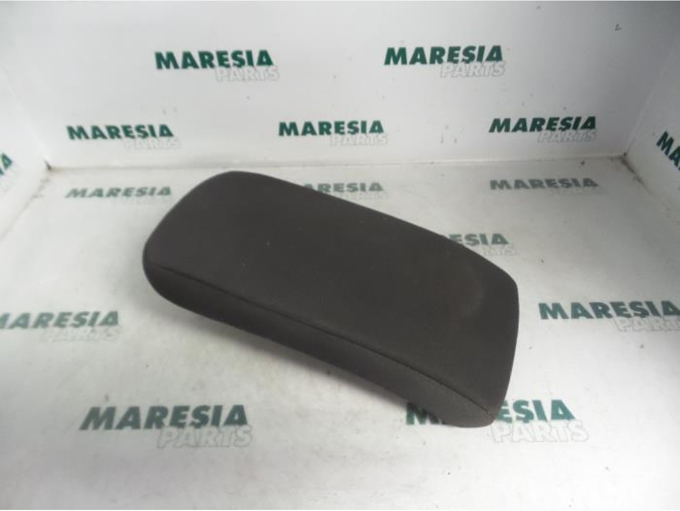 Renault - Megane - Armrest