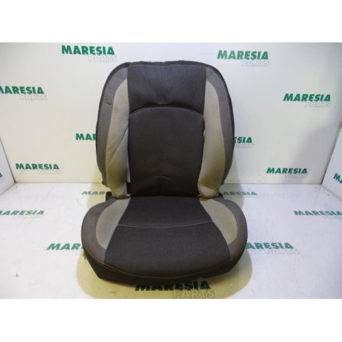 Peugeot - 206 - Sitz Verkleidung links