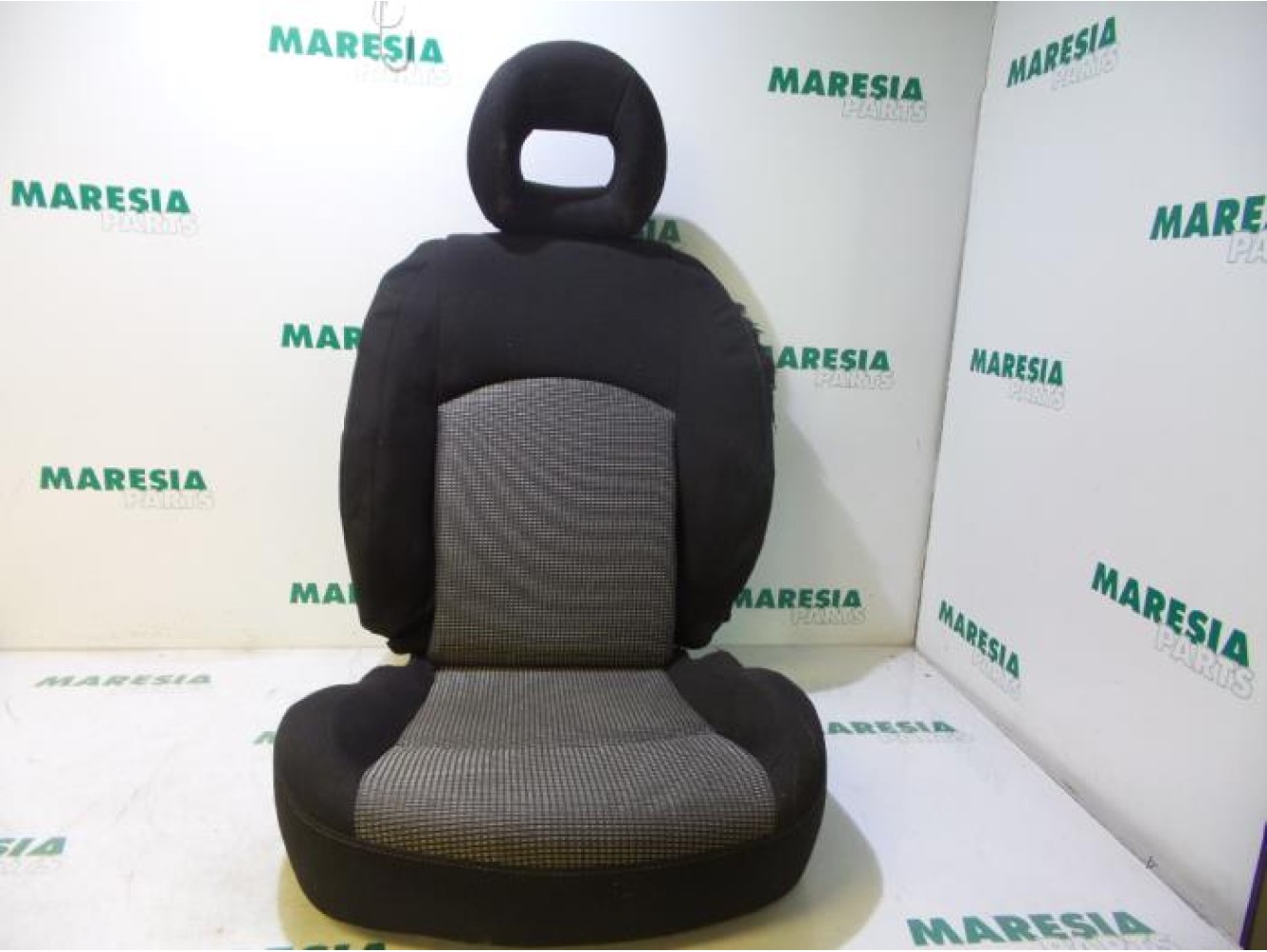Peugeot - 206 - Stoel Bekleding links