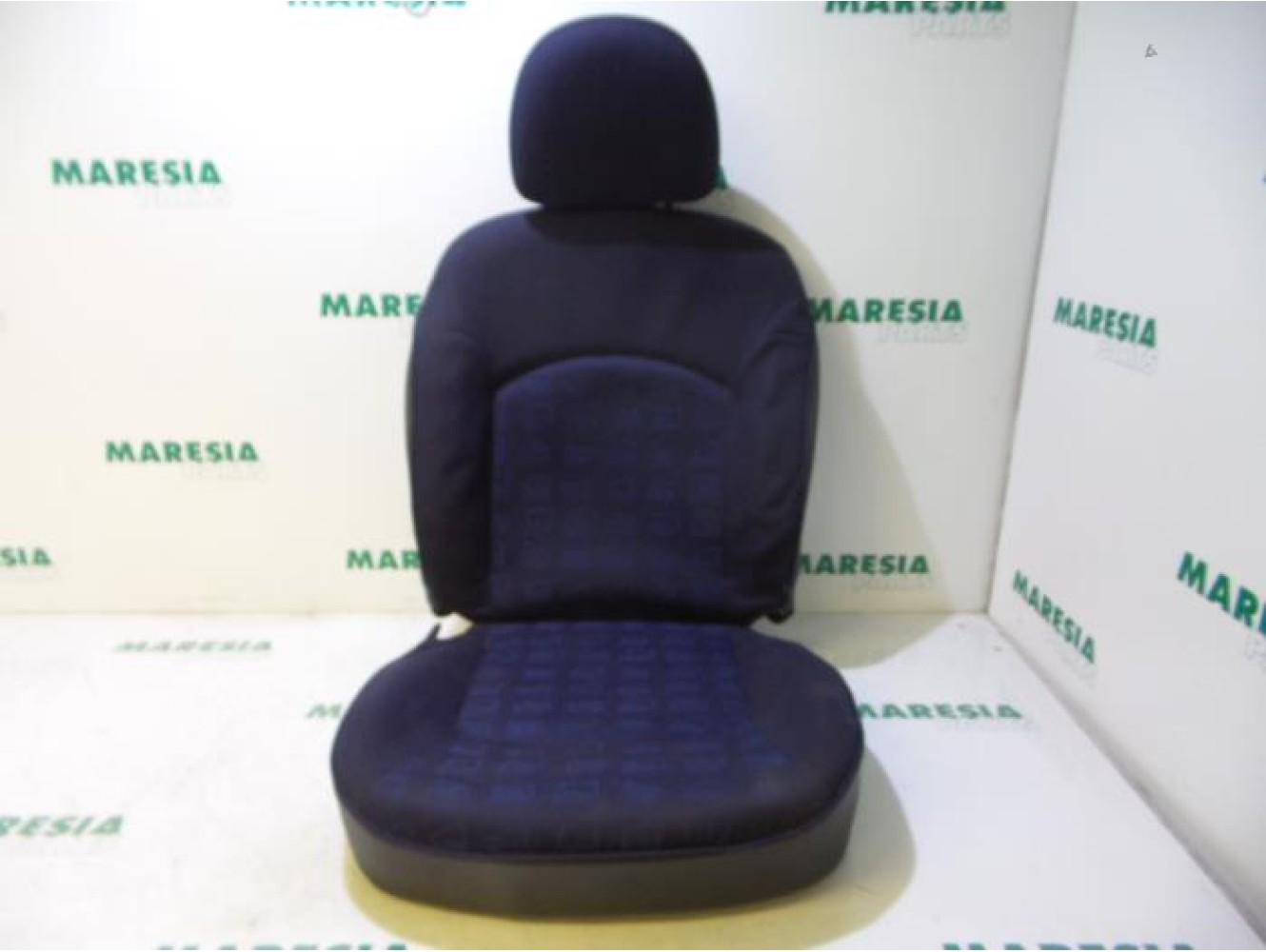 Peugeot - 206 - Sitz Verkleidung links