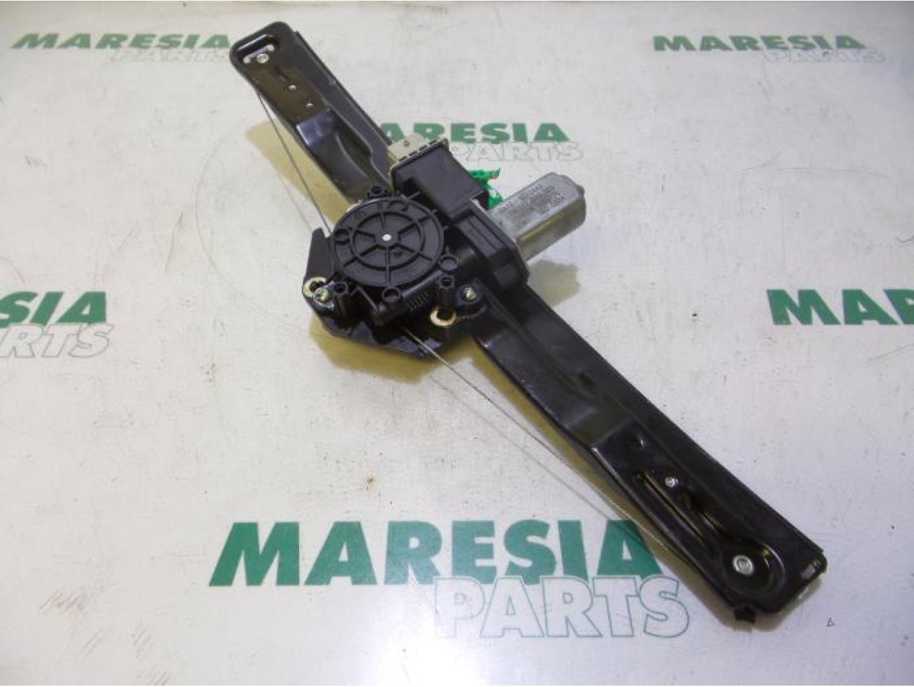 Alfa Romeo - Giulietta - Fenstermechanik 4-türig links vorne