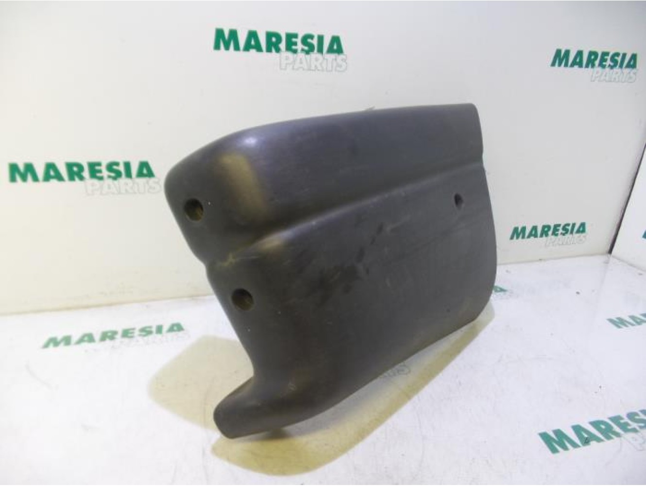 Renault - Master - Rear bumper component, right