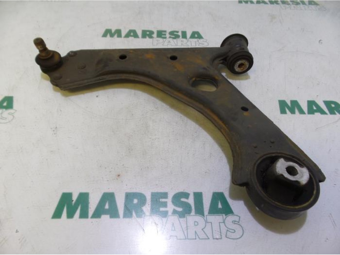 Fiat - Punto - Draagarm onder links-voor