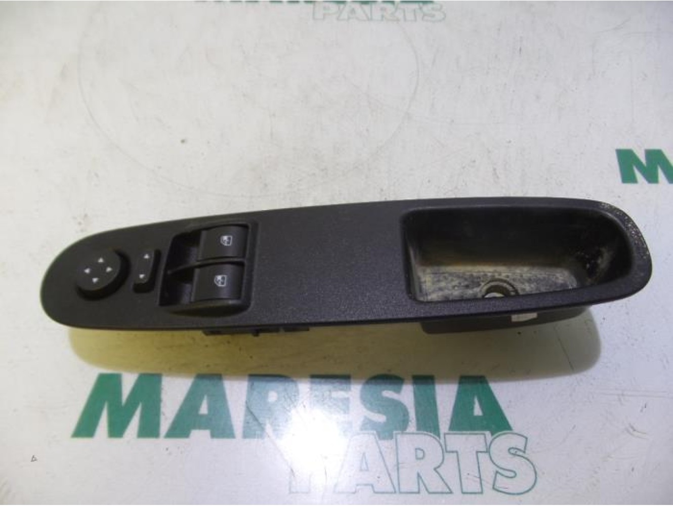 Fiat - Punto - Multi-functional window switch