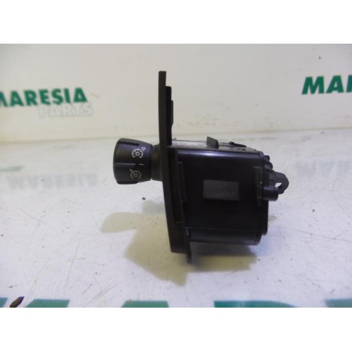 Renault - Megane Scenic - Cruise control switch
