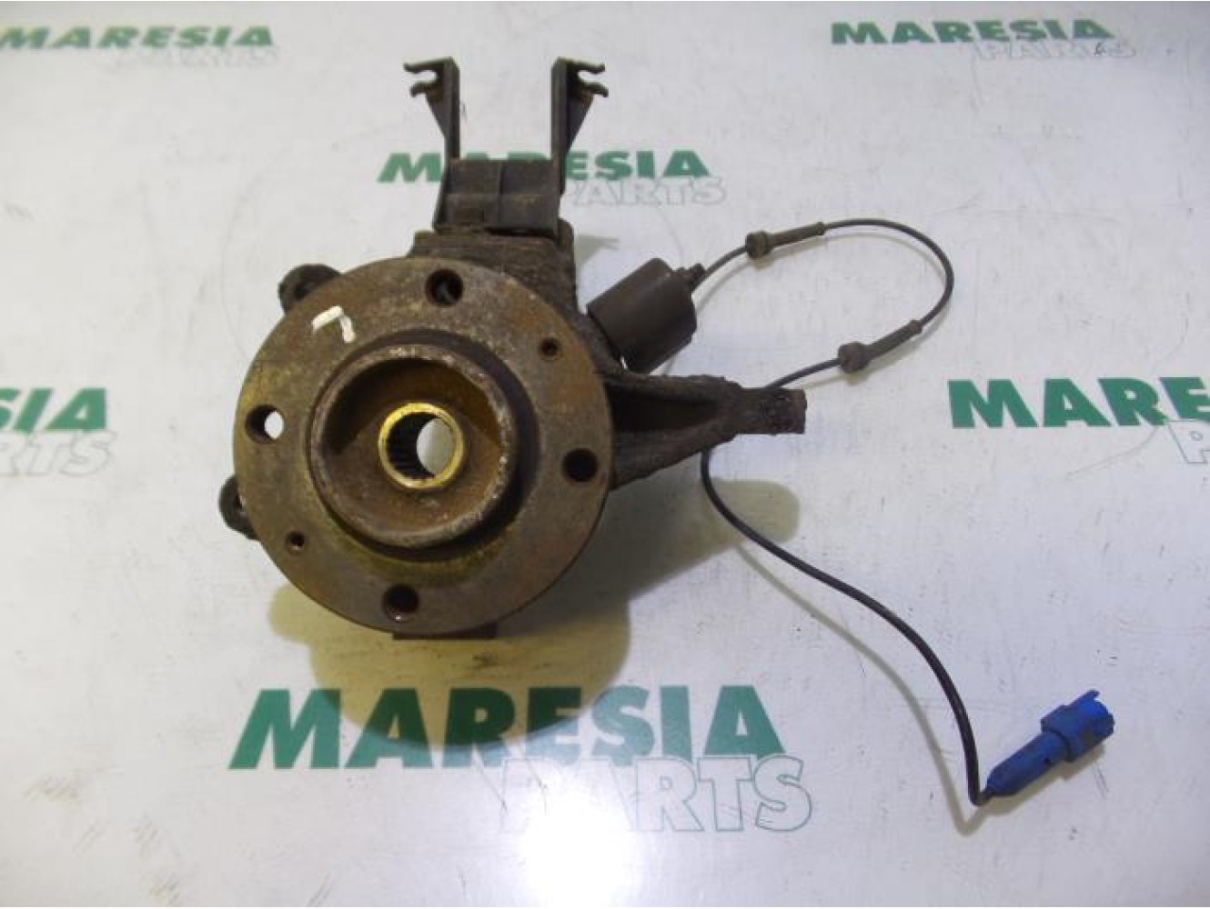 Peugeot - 206 - Knuckle, front left