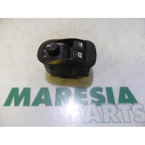 Peugeot - 206 - Multi-functional window switch