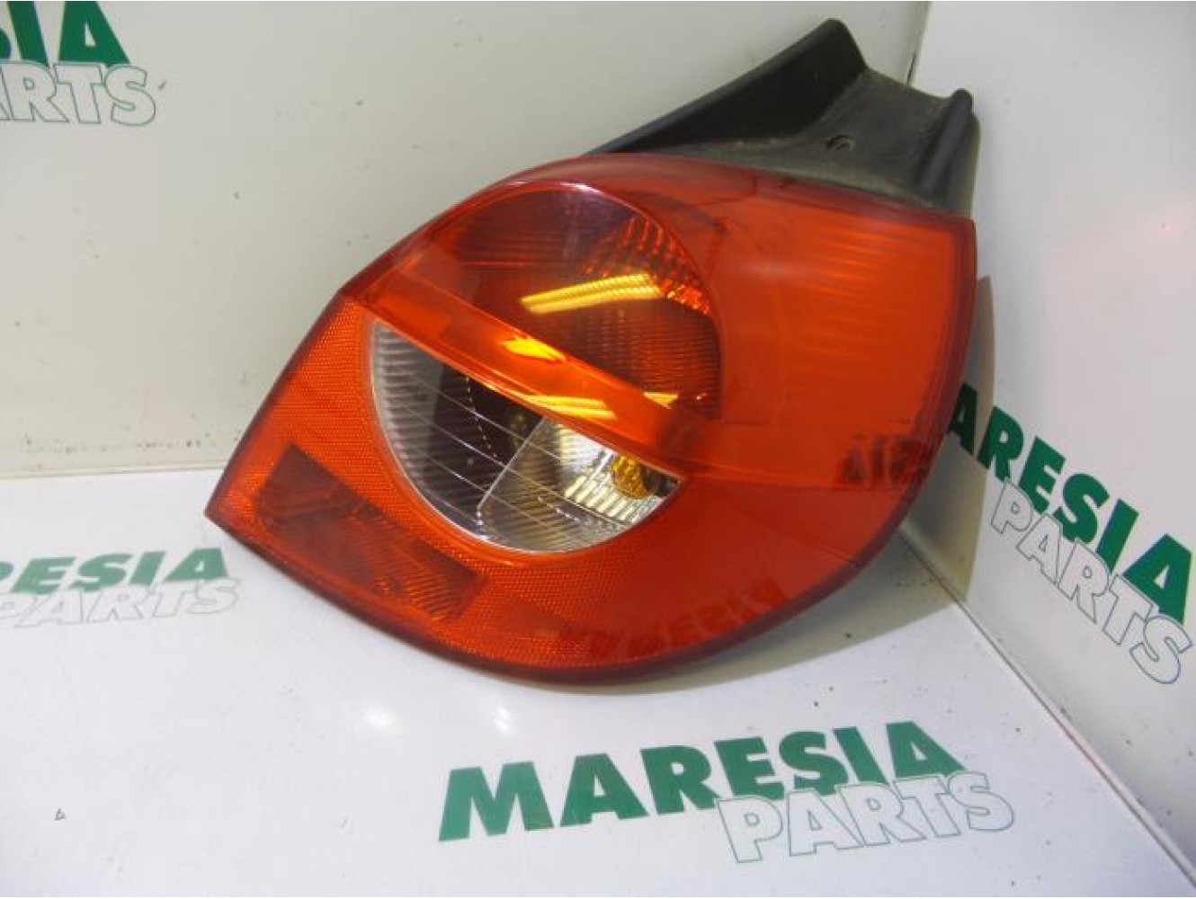 Renault - Clio - Taillight, right