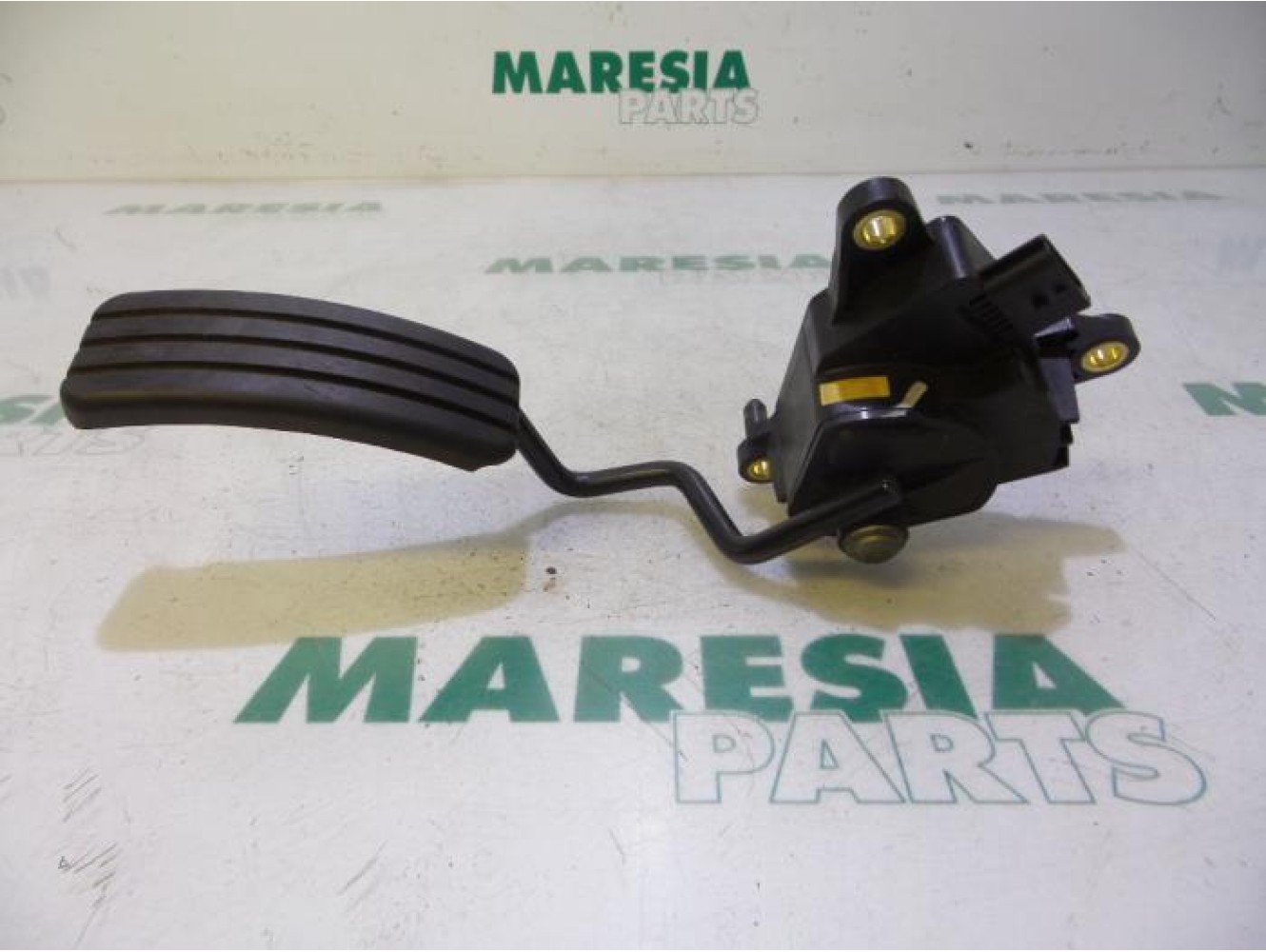 Renault - Clio - Throttle pedal position sensor