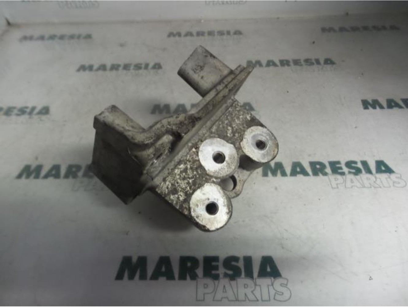 Fiat - Punto - Engine mount