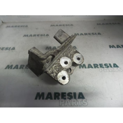 Fiat - Punto - Engine mount