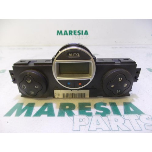 Renault - Megane Scenic - Heater control panel