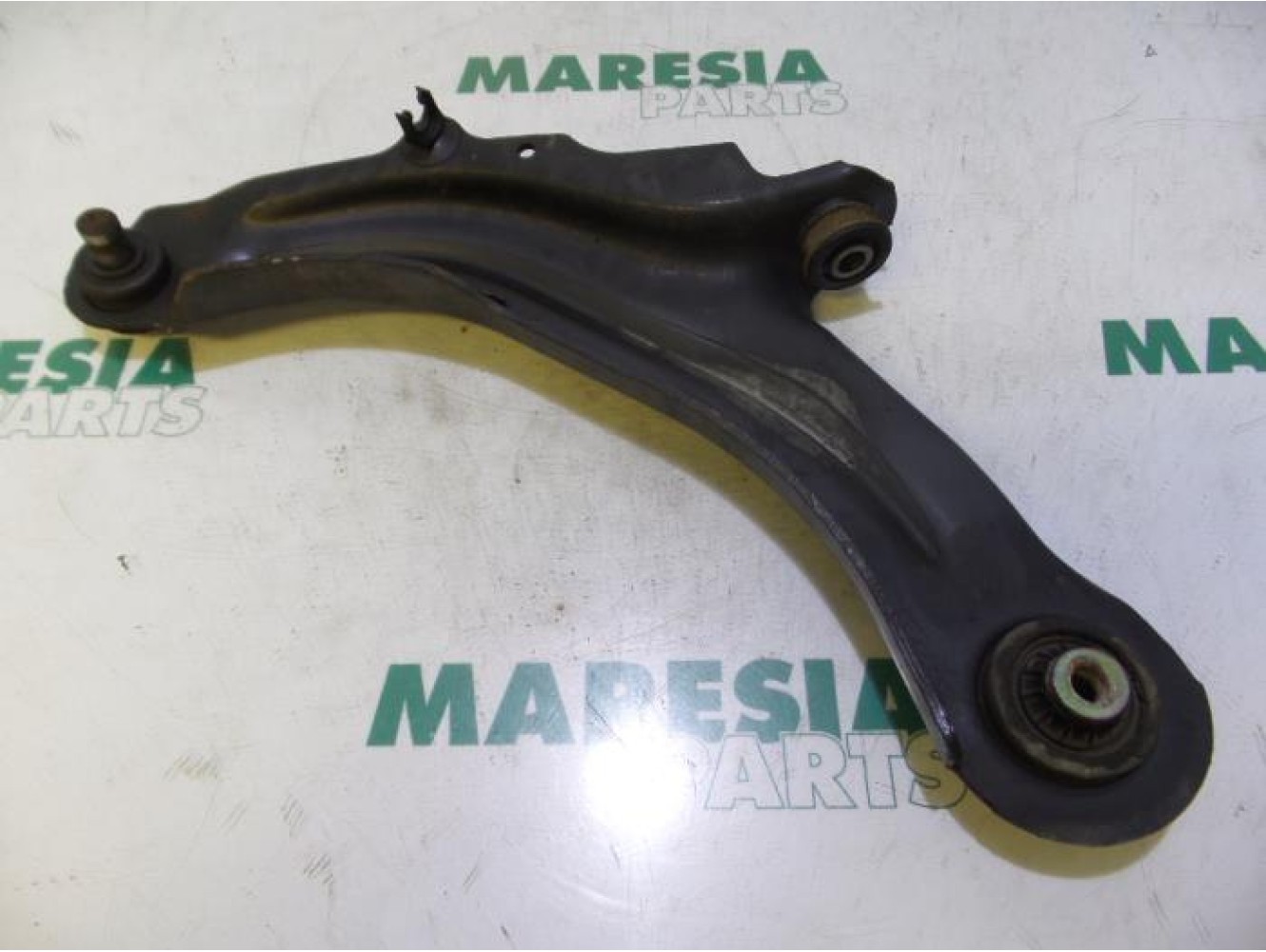 Renault - Megane Scenic - Front lower wishbone, left