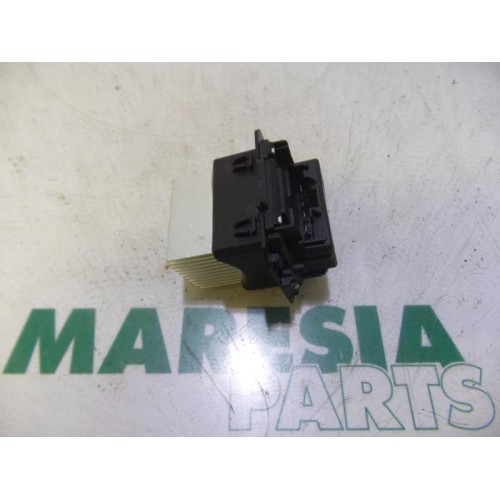 Renault - Clio - Heater resistor