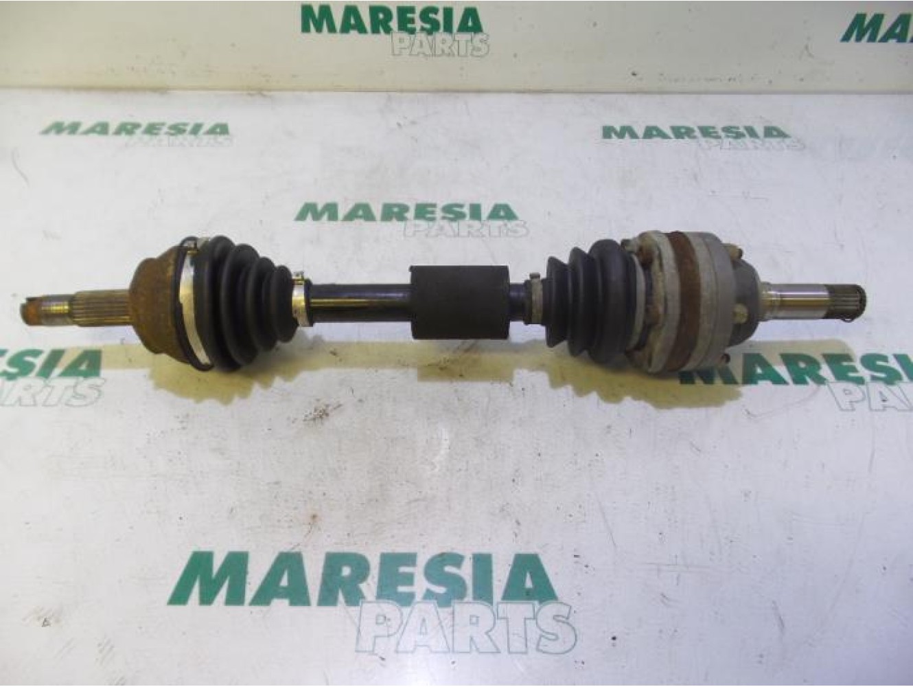 Alfa Romeo - 147 - Aandrijfas links-voor