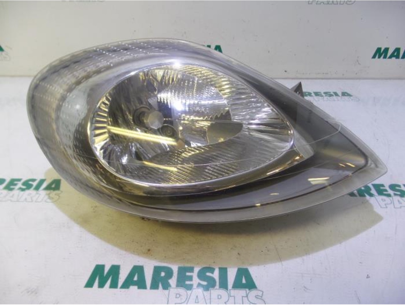 Renault - Trafic - Phare droit