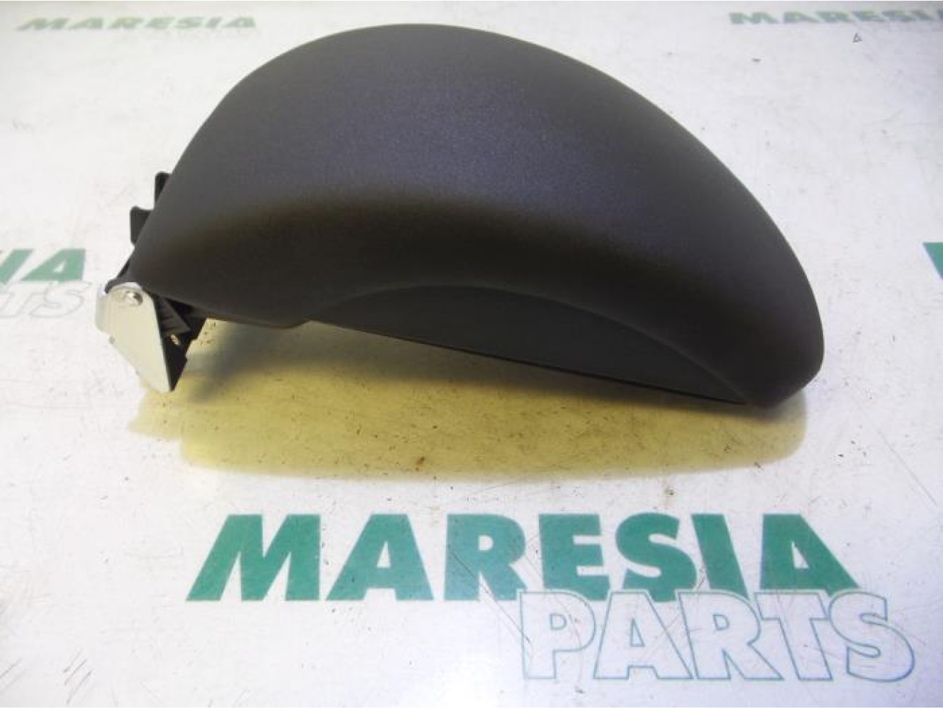 Citroen - C4 - Armrest