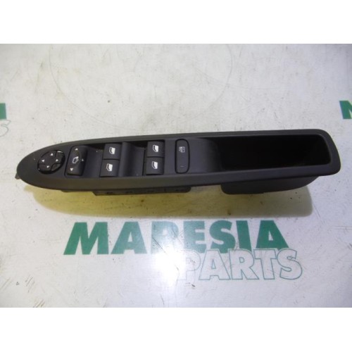 Citroen - C4 - Multi-functional window switch