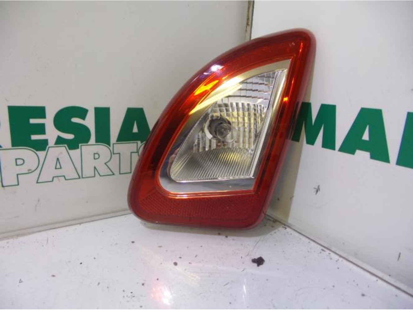 Renault - Twingo - Taillight, right