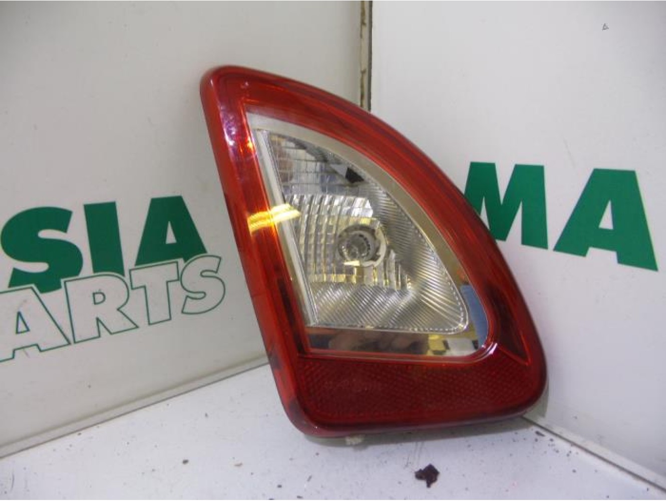 Renault - Twingo - Taillight, left
