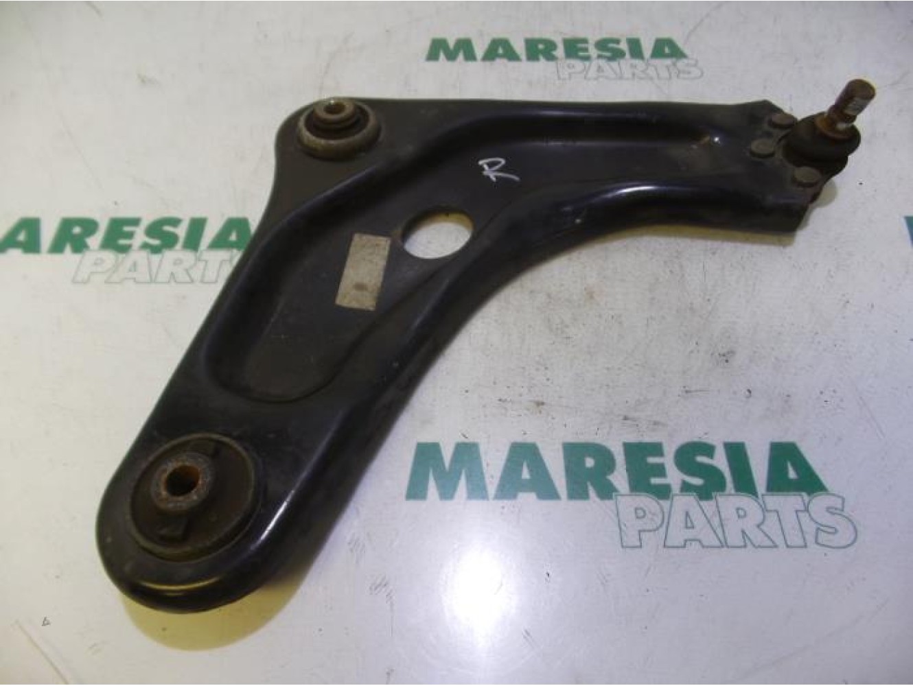 Peugeot - 207 - Front lower wishbone, right