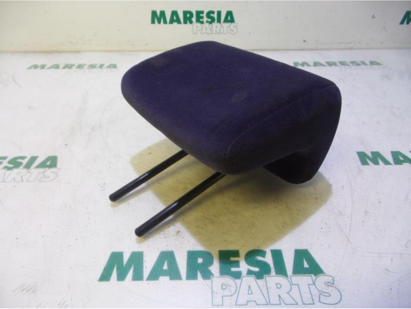 Peugeot - 206 - Headrest