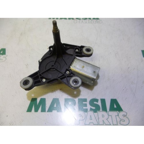 Fiat - Punto - Scheibenwischermotor hinten