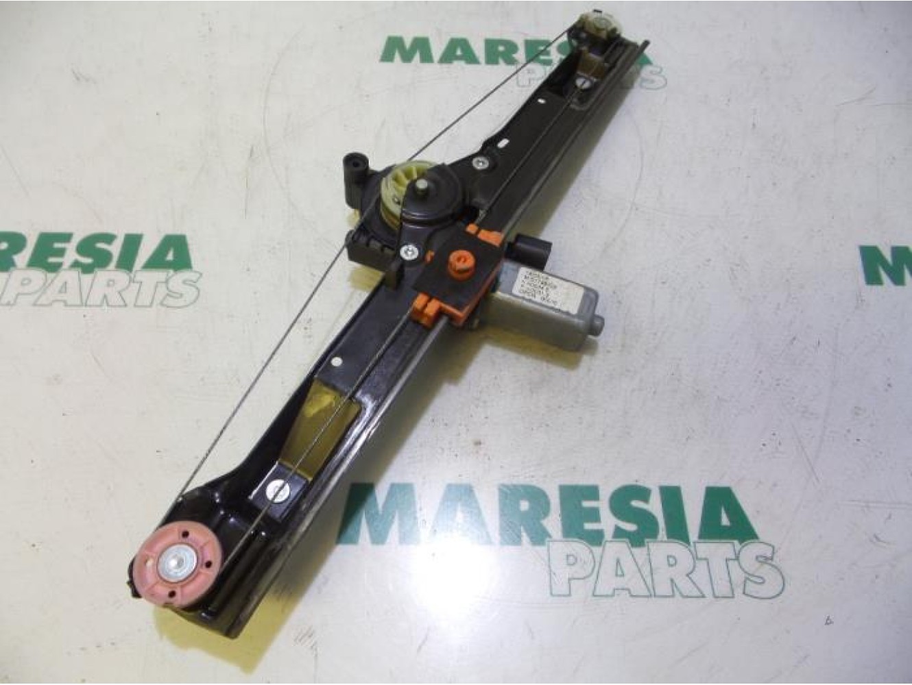 Fiat - Punto - Fenstermechanik 4-türig links vorne