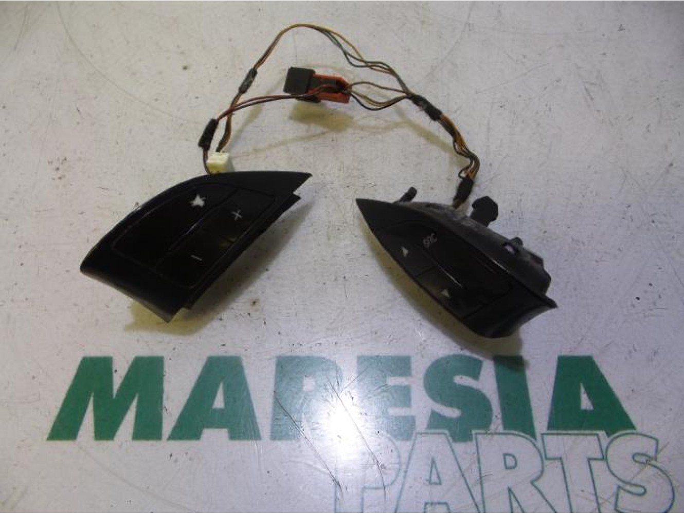 Fiat - Punto - Commande radio volant