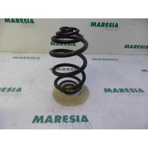 Renault - Trafic - Rear coil spring