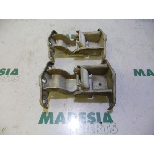 Renault - Trafic - Tailgate hinge