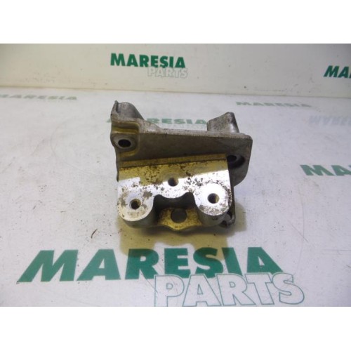 Fiat - Punto - Engine mount
