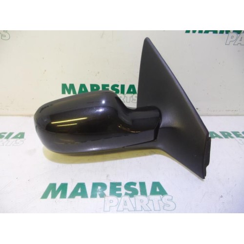 Renault - Megane - Wing mirror, right