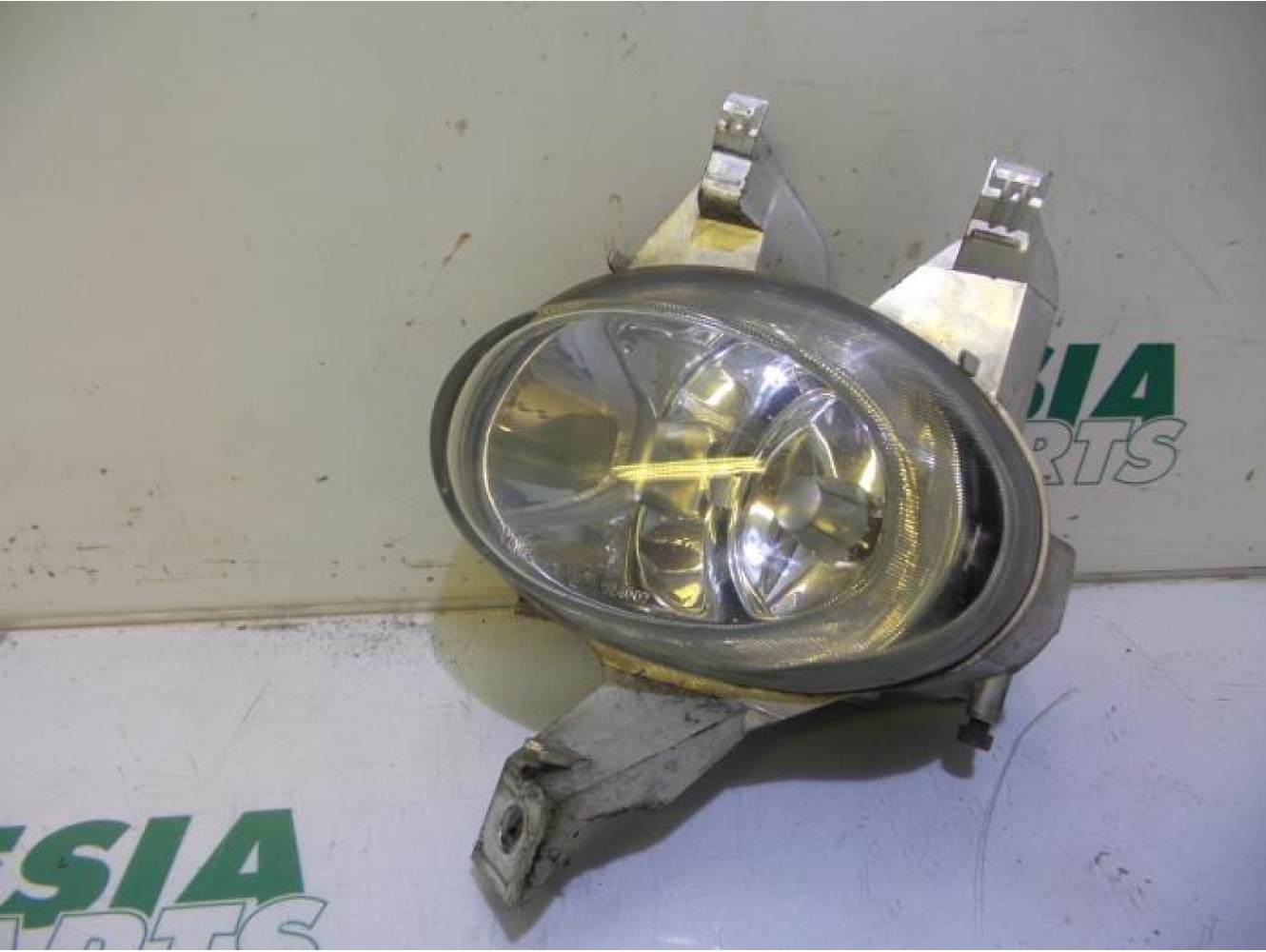 Peugeot - 206 - Fog light, front left