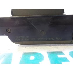 Peugeot - 206 - Tailgate lock mechanism