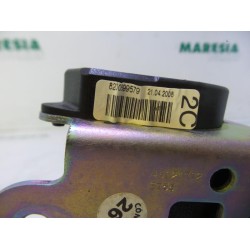 Renault - Megane Scenic - Rear seatbelt, centre