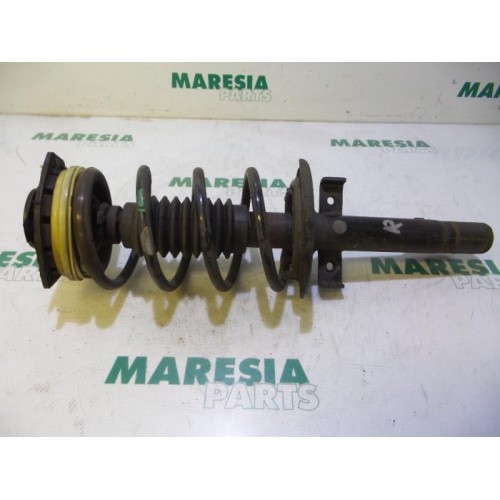 Renault - Megane Scenic - Front shock absorber rod, right